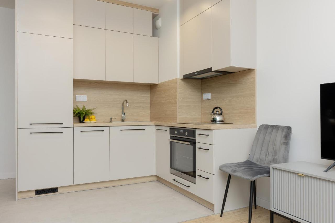 Goodnight Bialoleka With 2 Bedrooms & Parking By Renters Appartamento *