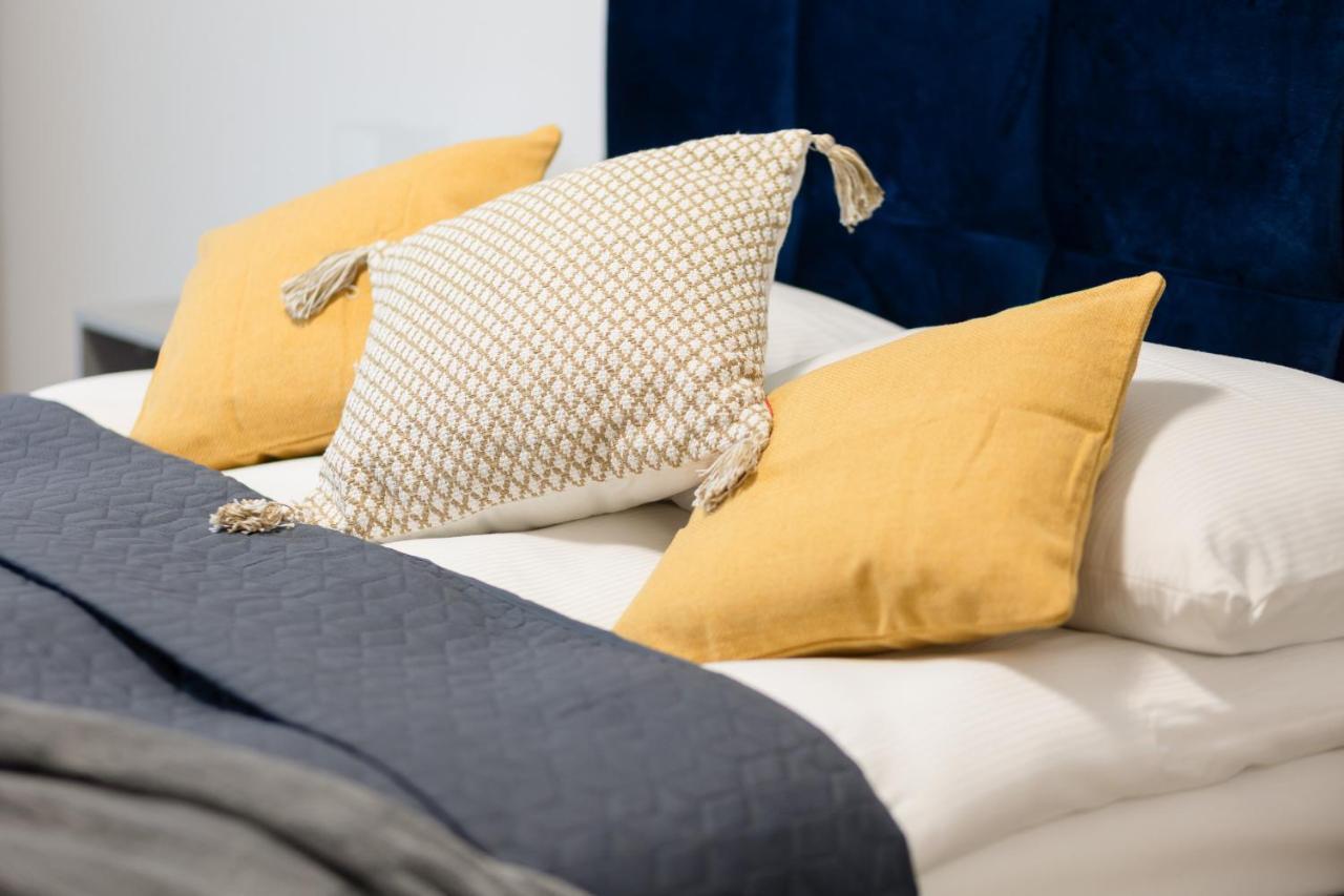 Goodnight Bialoleka With 2 Bedrooms & Parking By Renters Appartamento Varsavia