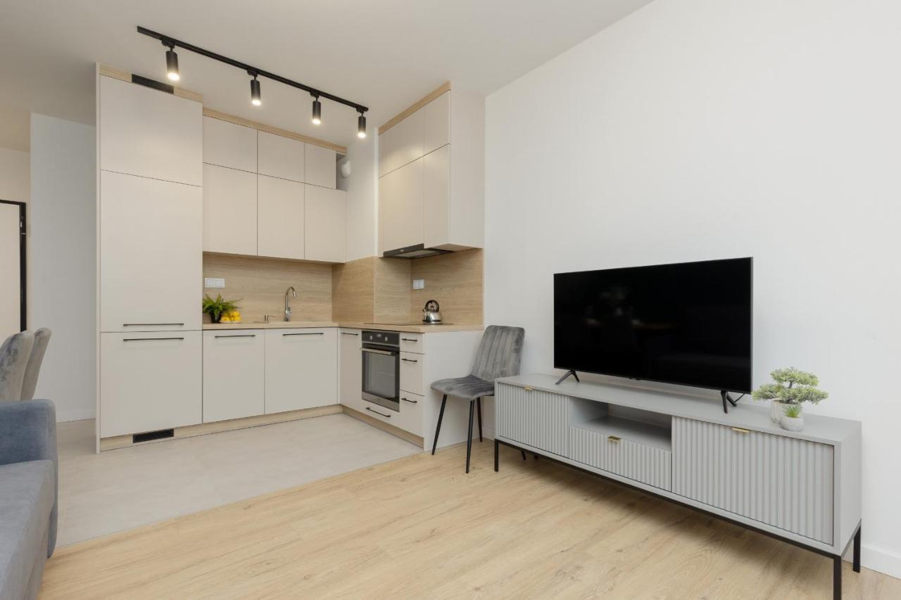 Appartamento Goodnight Bialoleka With 2 Bedrooms & Parking By Renters Varsavia